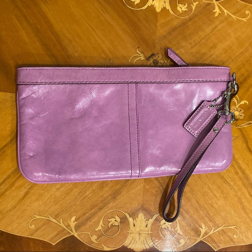 Authentic COACH Wristlet Lavender Leather. - Picture 7 of 8